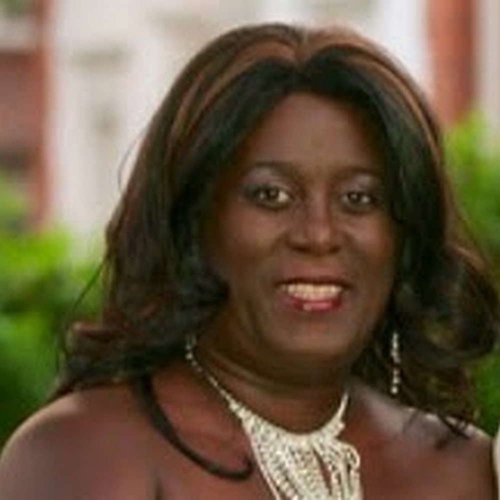 Meet your Posher, Elizabeth